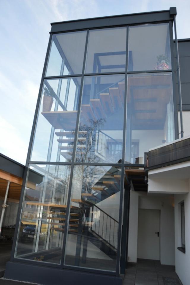 Treppenturm aus Stahl roh mit Anthrazitfarbe Gestrichen 